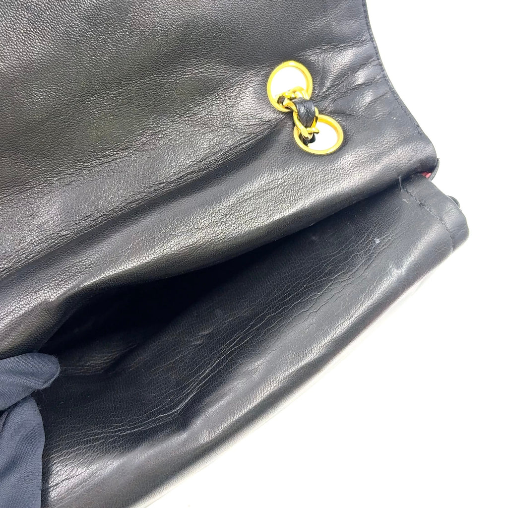 Pre-Owned Paris exclusive matelasse double flap 6-digit serial number Shoulder bag black lambskin Gold CHANEL