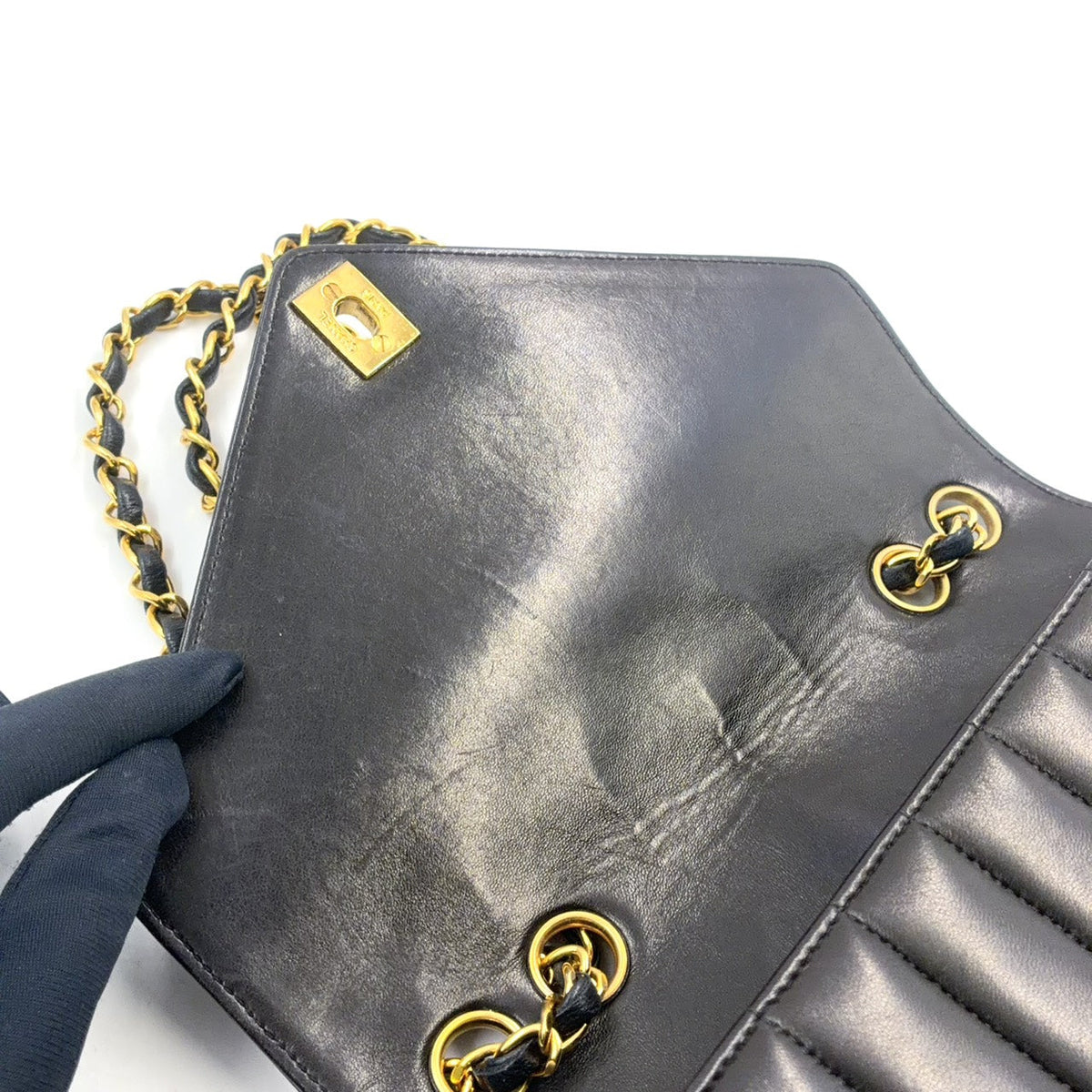 Pre-Owned mademoiselle Chevron Serial number starting with 2 chain shoulder bag black lambskin Gold CHANEL