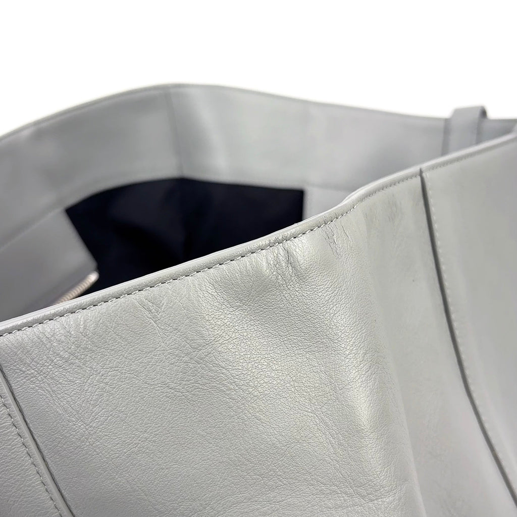 Pre-Owned Everyday tote bag Light gray Leather Silver BALENCIAGA