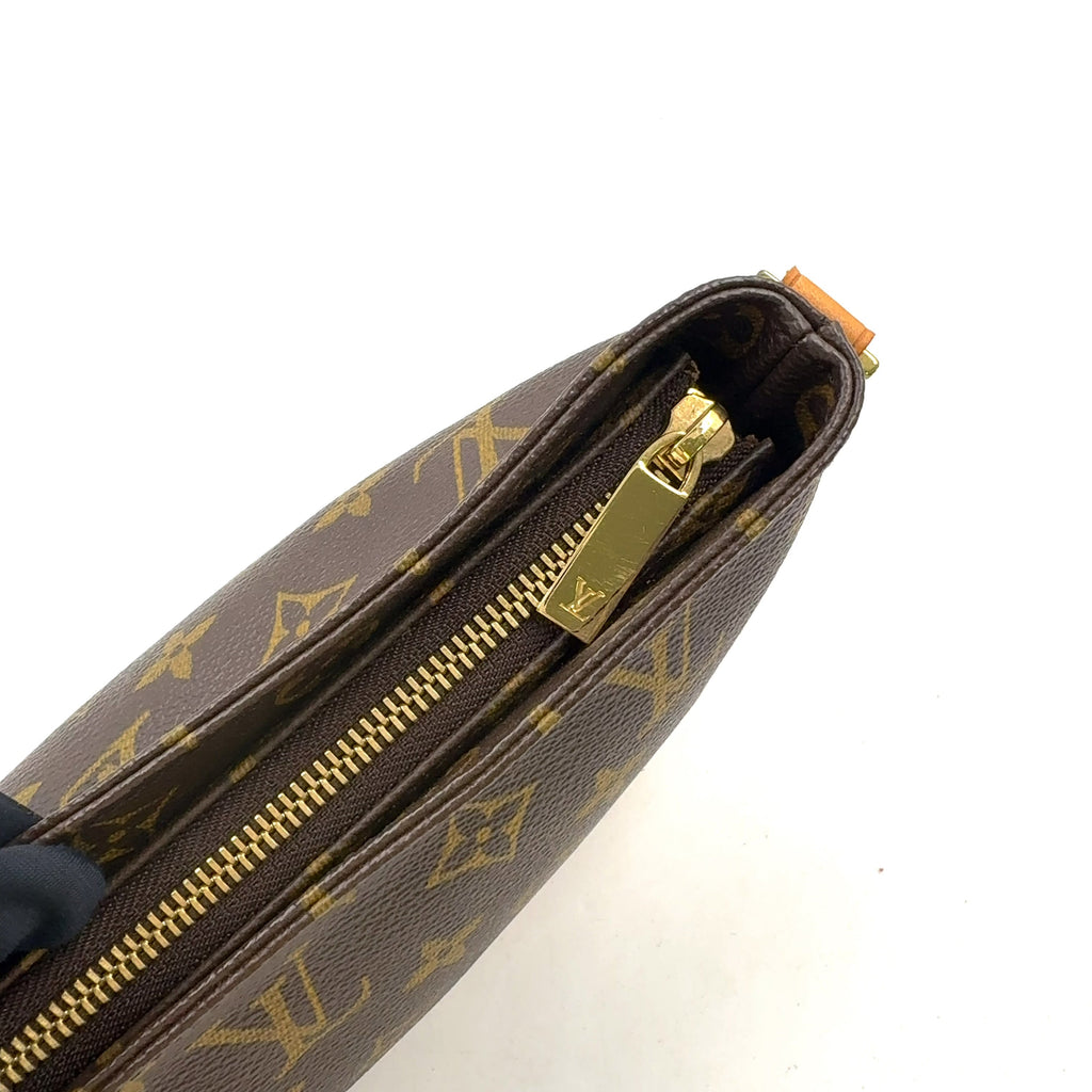 Pre-Owned Trotteur monogram Shoulder bag Brown Leather PVC Gold M51240 LOUIS VUITTON