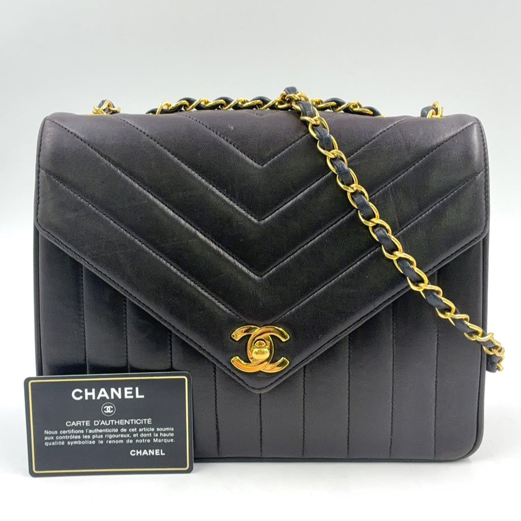 Pre-Owned mademoiselle Chevron Serial number starting with 2 chain shoulder bag black lambskin Gold CHANEL