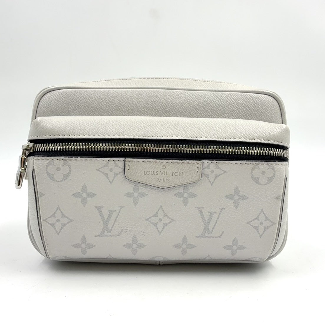 Pre-Owned bum bag outdoors Taigarama RFID-enabled body bag black Light gray Leather Silver M30247 LOUIS VUITTON