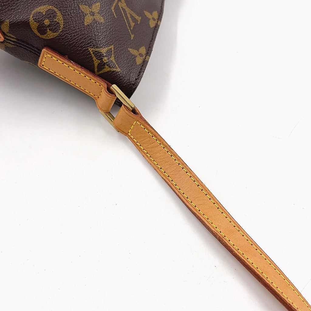 Pre-Owned Trotteur monogram Shoulder bag Brown Leather PVC Gold M51240 LOUIS VUITTON