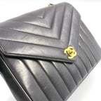 Pre-Owned mademoiselle Chevron Serial number starting with 2 chain shoulder bag black lambskin Gold CHANEL