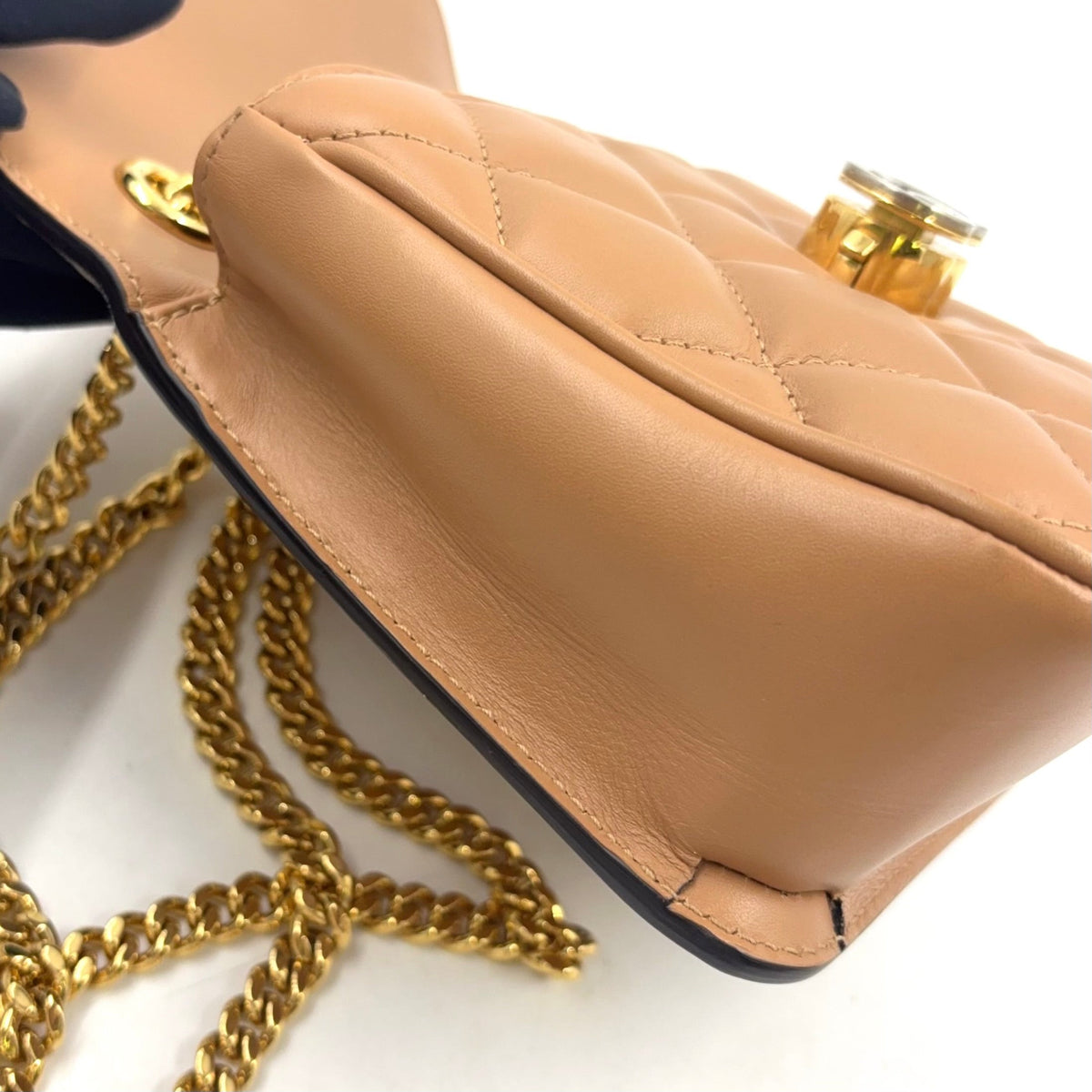 Pre-Owned Deco mini quilting chain Shoulder bag beige Leather Gold 741457 GUCCI