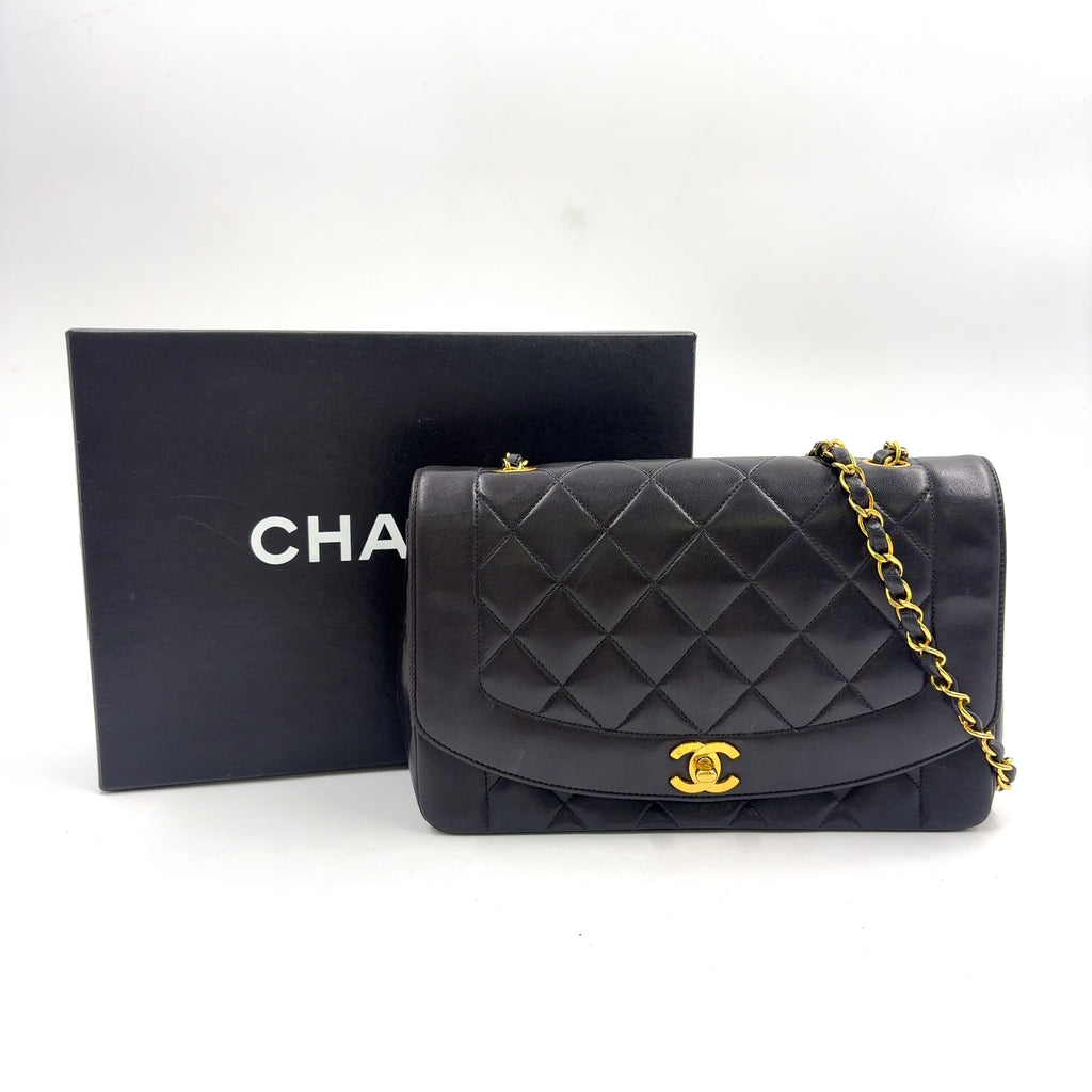 Pre-Owned matelasse Diana Flap Serial number starting with 2 Shoulder bag black lambskin Gold A01165  CHANEL