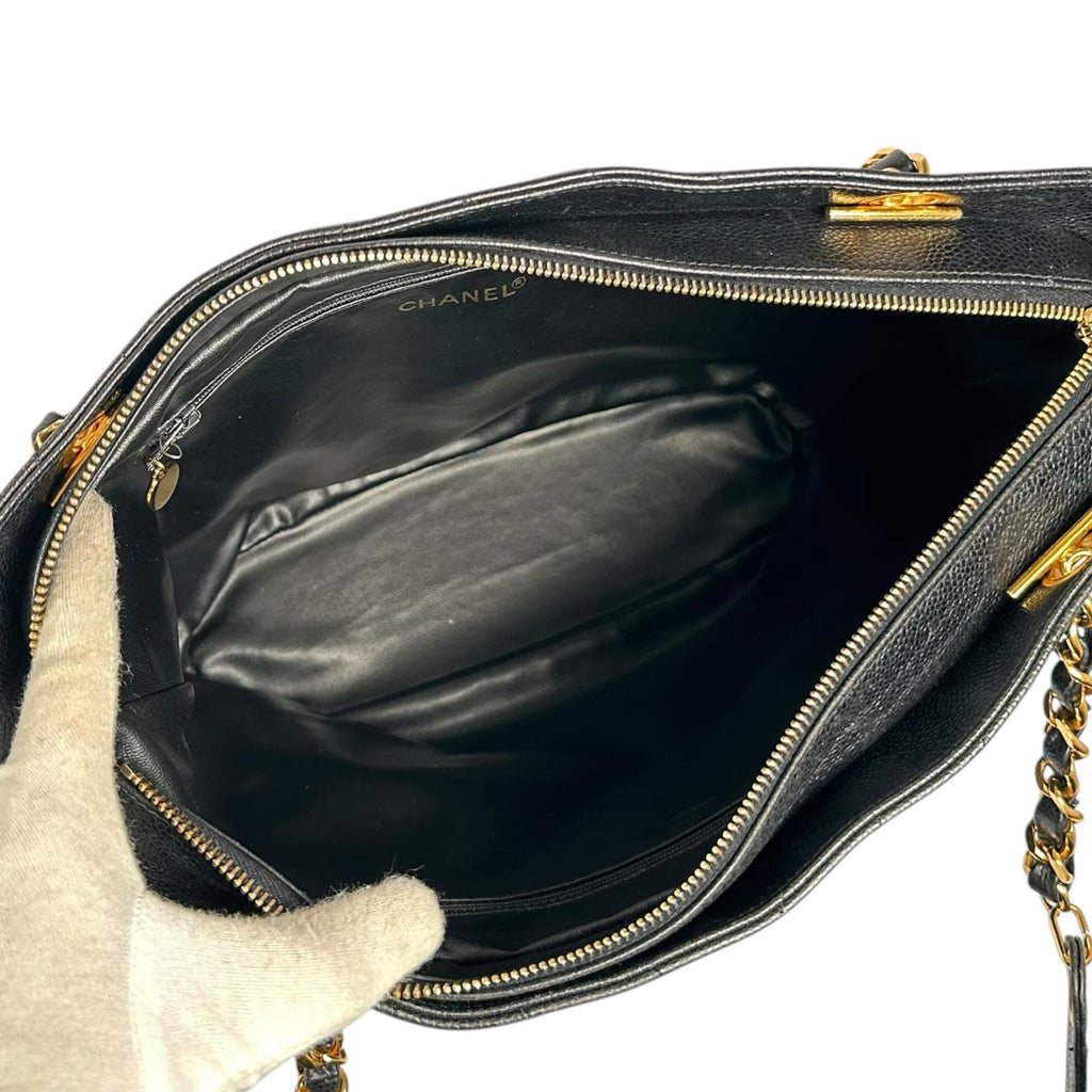 Pre-Owned V-stitch chain Shoulder bag black Grained Calfskin Gold CHANEL