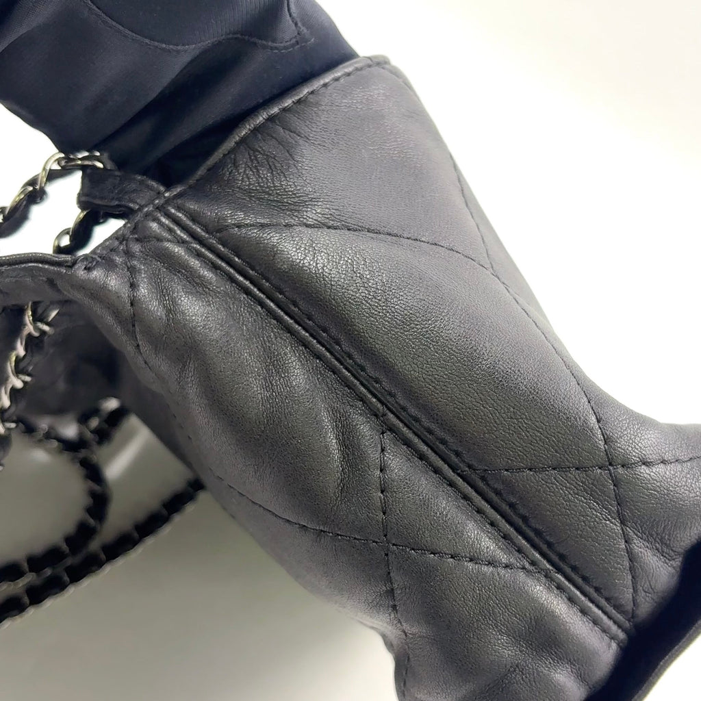 Pre-Owned diamond stitch 14-series serial number chain shoulder bag black lambskin Silver CHANEL
