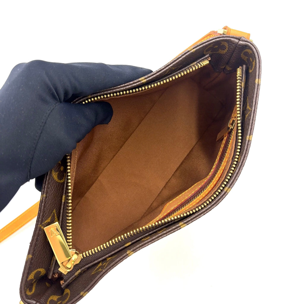 Pre-Owned Trotteur monogram Shoulder bag Brown Leather PVC Gold M51240 LOUIS VUITTON