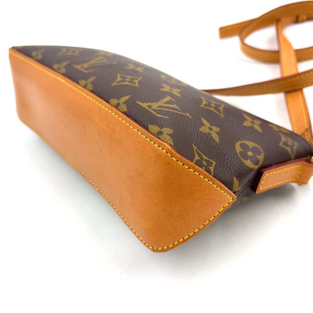 Pre-Owned Trotteur monogram Shoulder bag Brown Leather PVC Gold M51240 LOUIS VUITTON