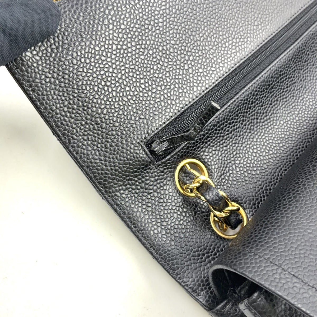 Pre-Owned Matelassé 25 Double-flap chain shoulder bag Serial number starting with 11 W chain shoulder bag black Grained Calfskin Gold A01112 CHANEL