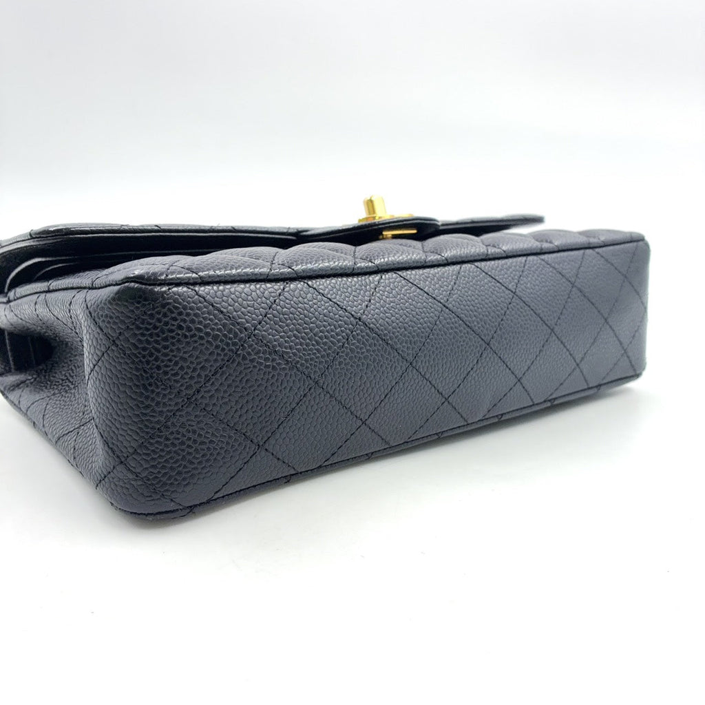 Pre-Owned Matelassé 25 Double-flap chain shoulder bag Serial number starting with 11 W chain shoulder bag black Grained Calfskin Gold A01112 CHANEL