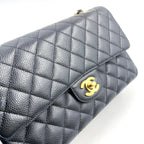 Pre-Owned Matelassé 25 Double-flap chain shoulder bag Serial number starting with 11 W chain shoulder bag black Grained Calfskin Gold A01112 CHANEL