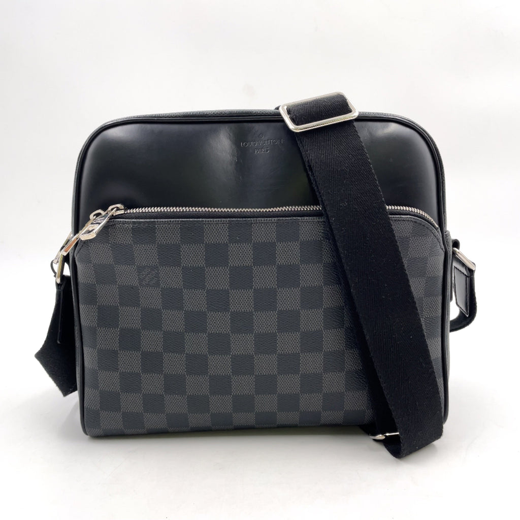 Pre-Owned Dayton PM Damier Graphite With Certificate of Authenticity Shoulder bag black Leather PVC Silver N41408 LOUIS VUITTON