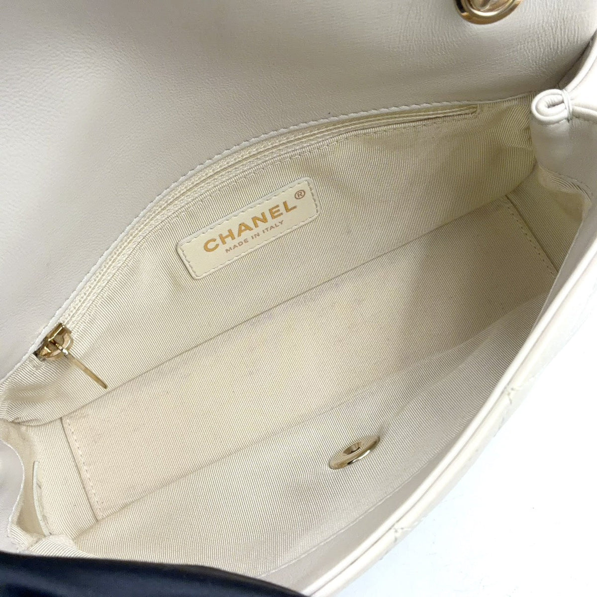 Pre-Owned twisted chain Serial number starting with 31 Shoulder bag ivory lambskin Gold CHANEL
