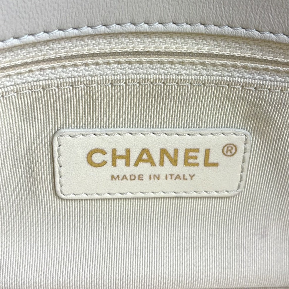 Pre-Owned twisted chain Serial number starting with 31 Shoulder bag ivory lambskin Gold CHANEL