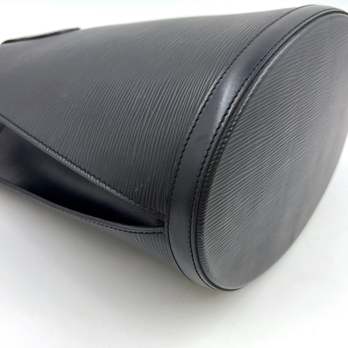 Pre-Owned Cluny Epi Noir Shoulder bag black Leather Gold M52252 LOUIS VUITTON