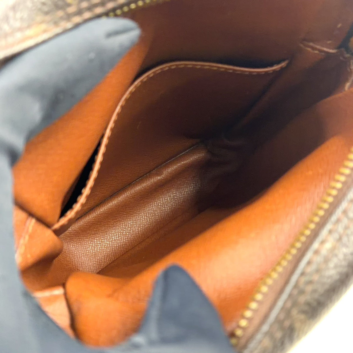 Pre-Owned Amazon monogram Shoulder bag Brown Leather PVC Gold M45236 LOUIS VUITTON