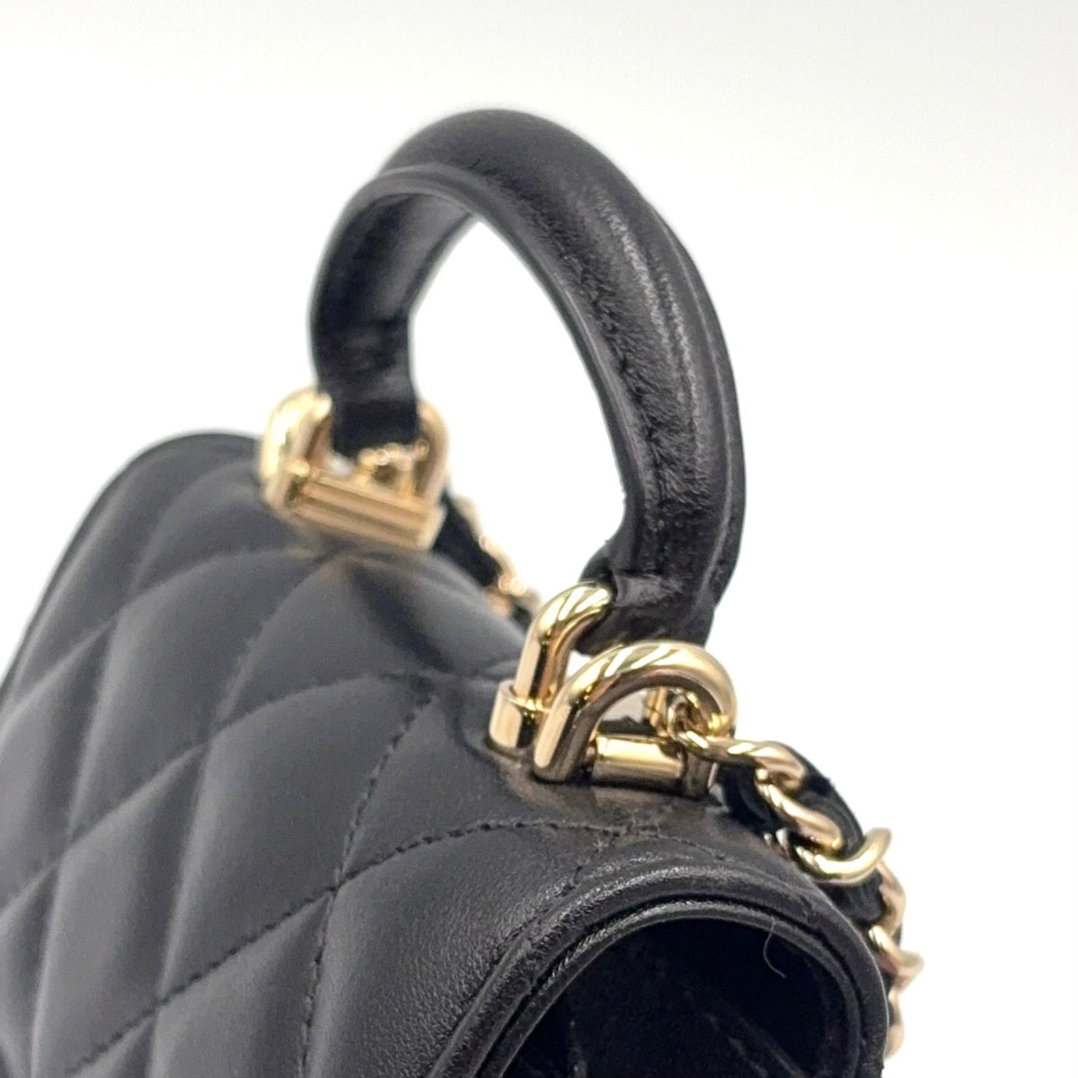 Pre-Owned matelasse top handle Serial number starting with 31 chain shoulder bag black lambskin Gold AP2682 CHANEL