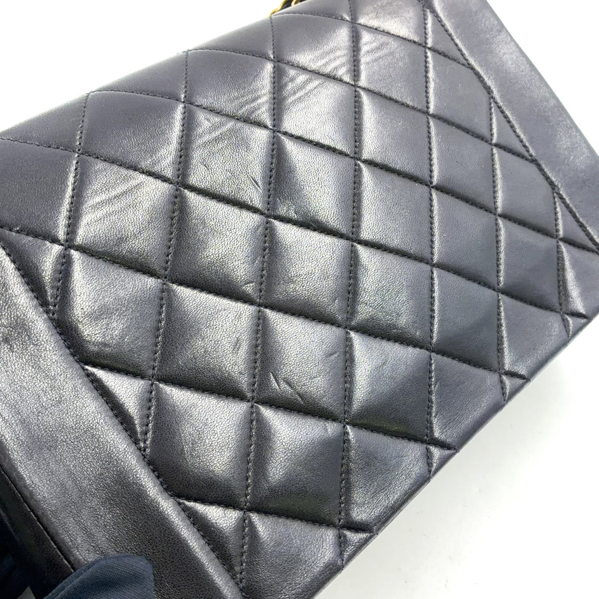 Pre-Owned matelasse Diana Flap Serial number starting with 2 Shoulder bag black lambskin Gold A01165  CHANEL