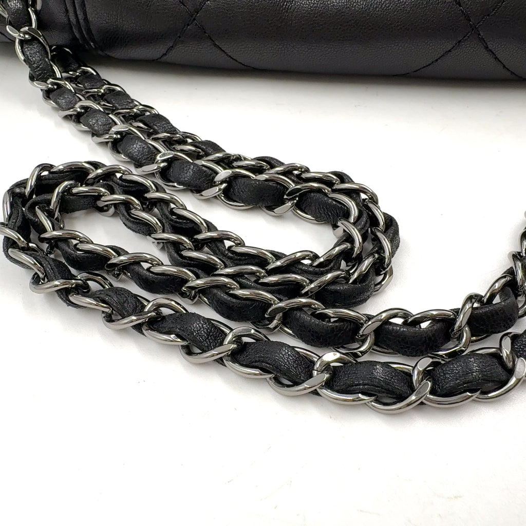 Pre-Owned diamond stitch 14-series serial number chain shoulder bag black lambskin Silver CHANEL