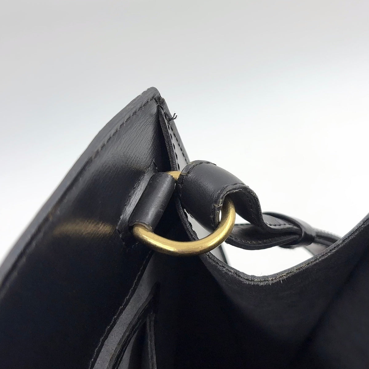 Pre-Owned Cluny Epi Noir Shoulder bag black Leather Gold M52252 LOUIS VUITTON