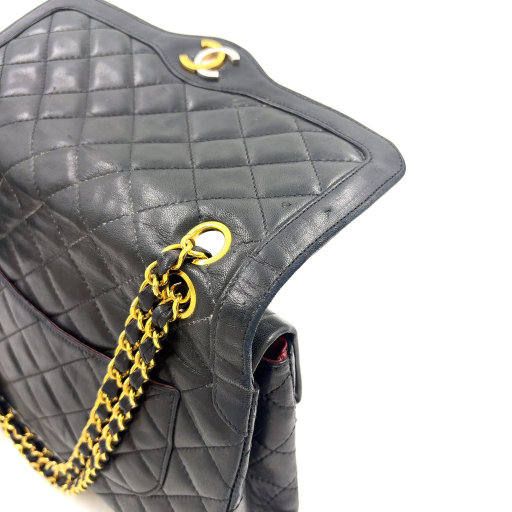 Pre-Owned Paris exclusive matelasse double flap 6-digit serial number Shoulder bag black lambskin Gold CHANEL