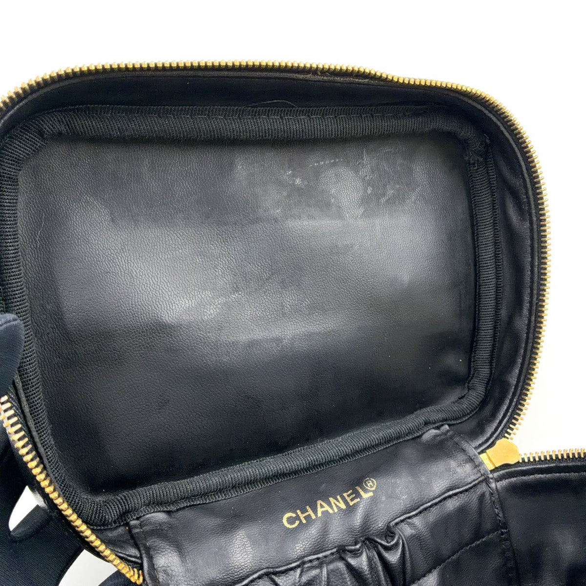 Pre-Owned Bicolore vanity bag Unknown serial number Handbag black Leather Gold A01618 CHANEL