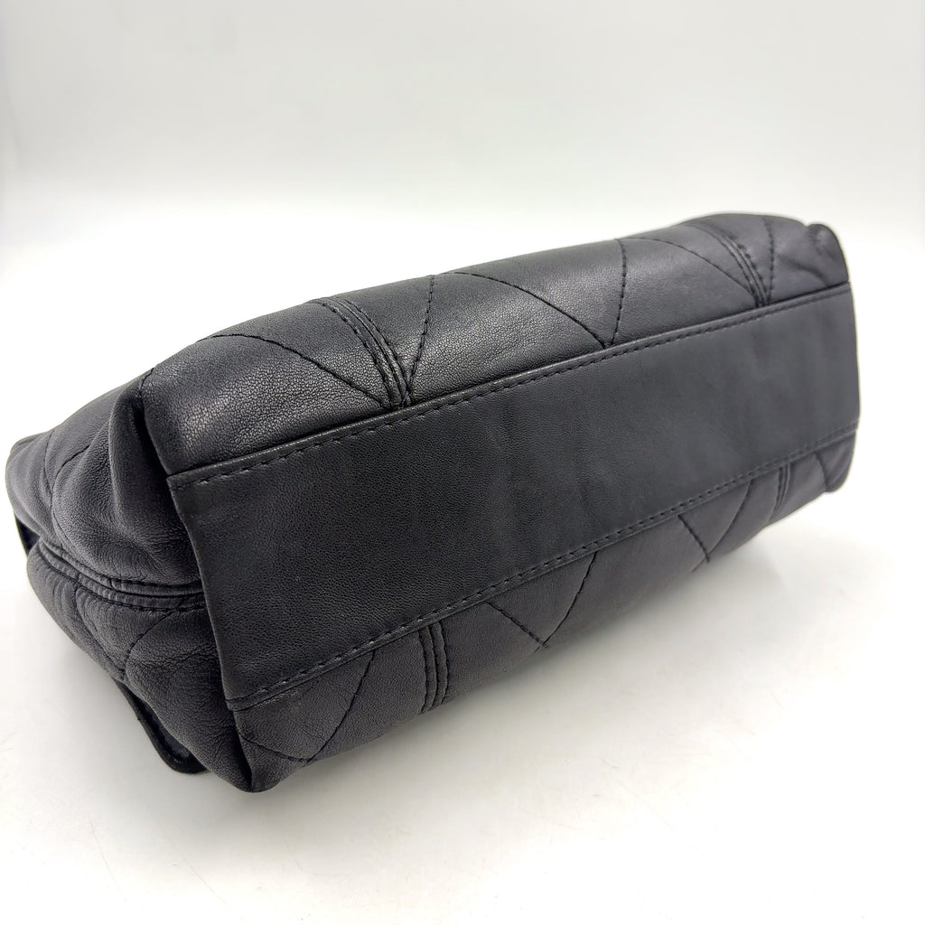 Pre-Owned diamond stitch 14-series serial number chain shoulder bag black lambskin Silver CHANEL