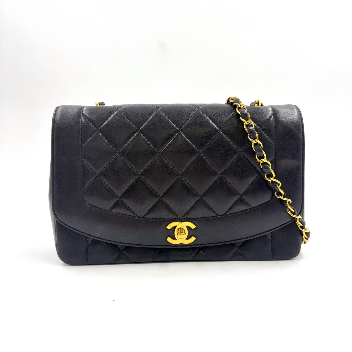 Pre-Owned matelasse Diana Flap Serial number starting with 2 Shoulder bag black lambskin Gold A01165  CHANEL