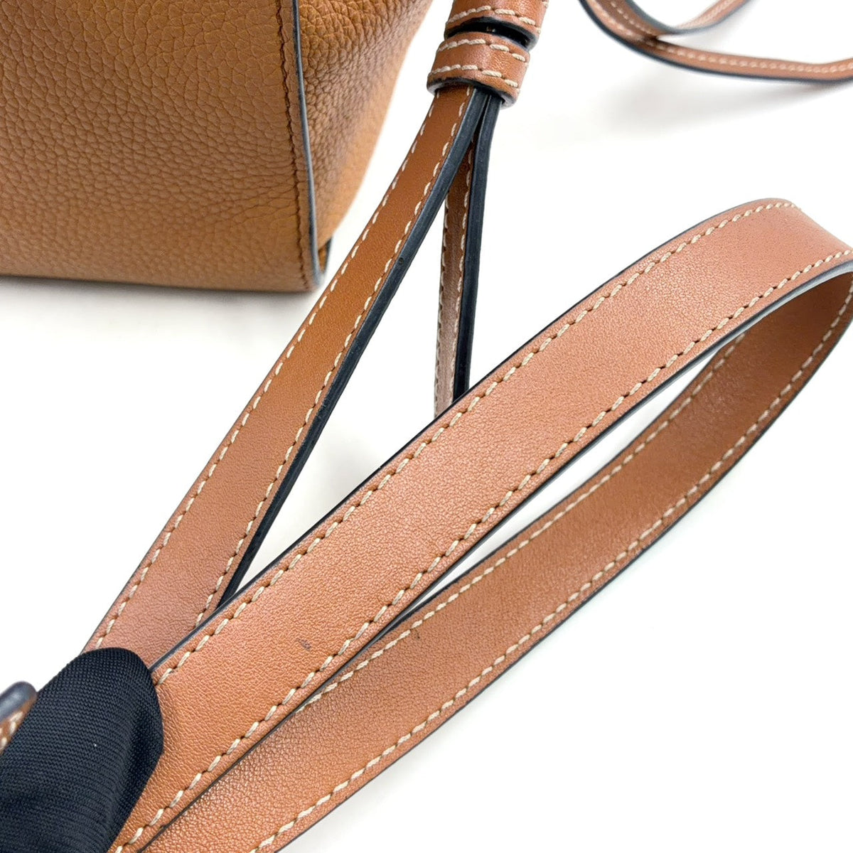 Pre-Owned drawstring hammock mini Handbag Shoulder bag Brown Leather Gold LOEWE