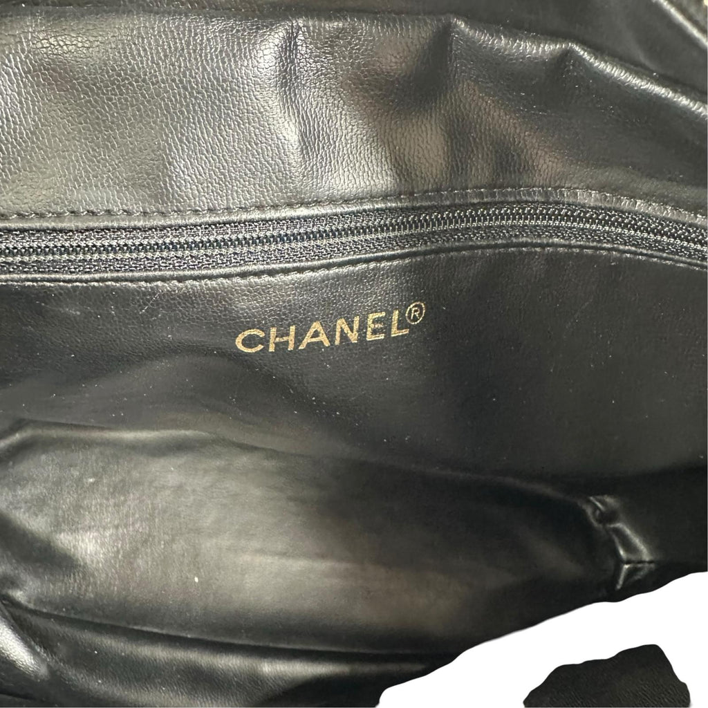 Pre-Owned V-stitch chain Shoulder bag black Grained Calfskin Gold CHANEL