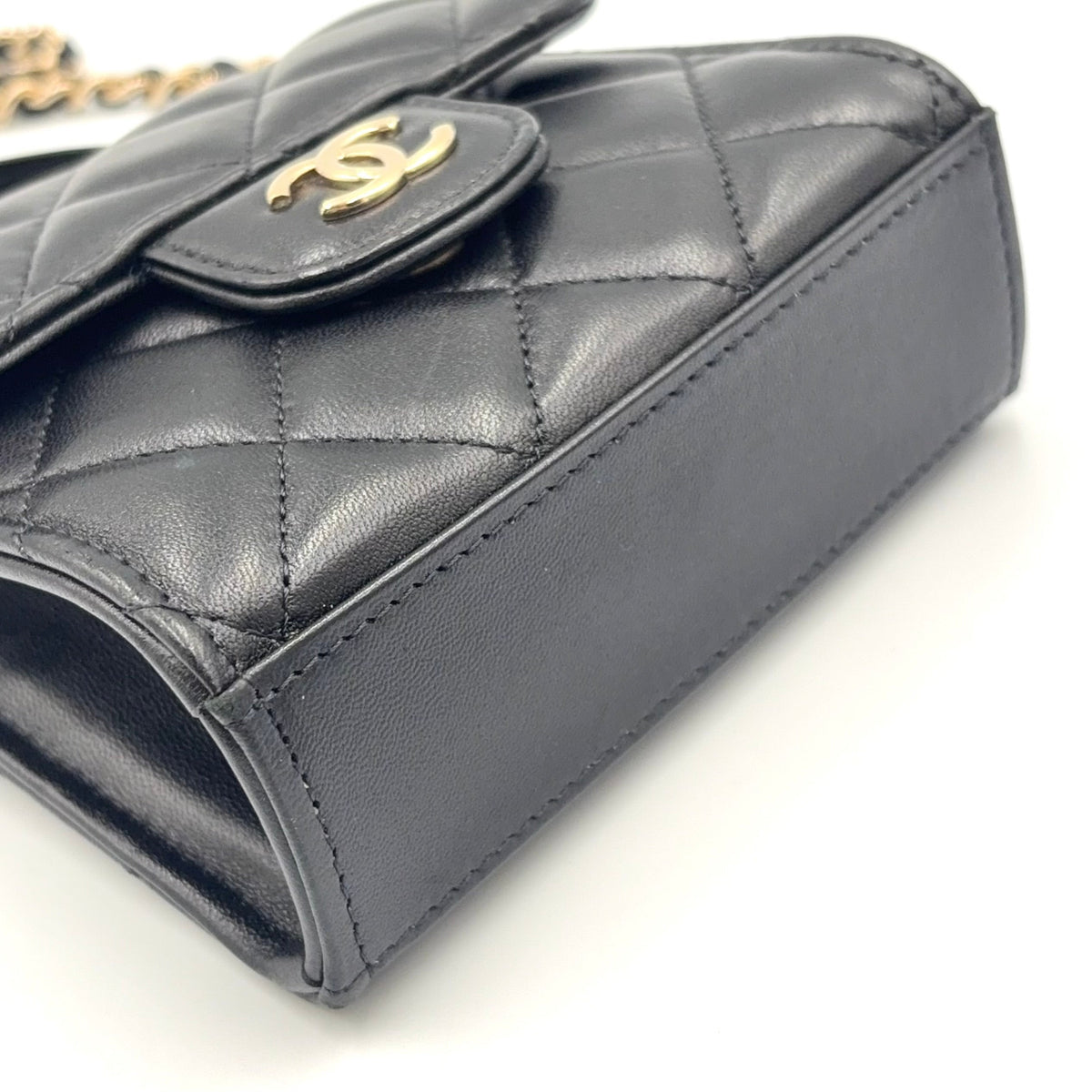 Pre-Owned matelasse top handle Serial number starting with 31 chain shoulder bag black lambskin Gold AP2682 CHANEL