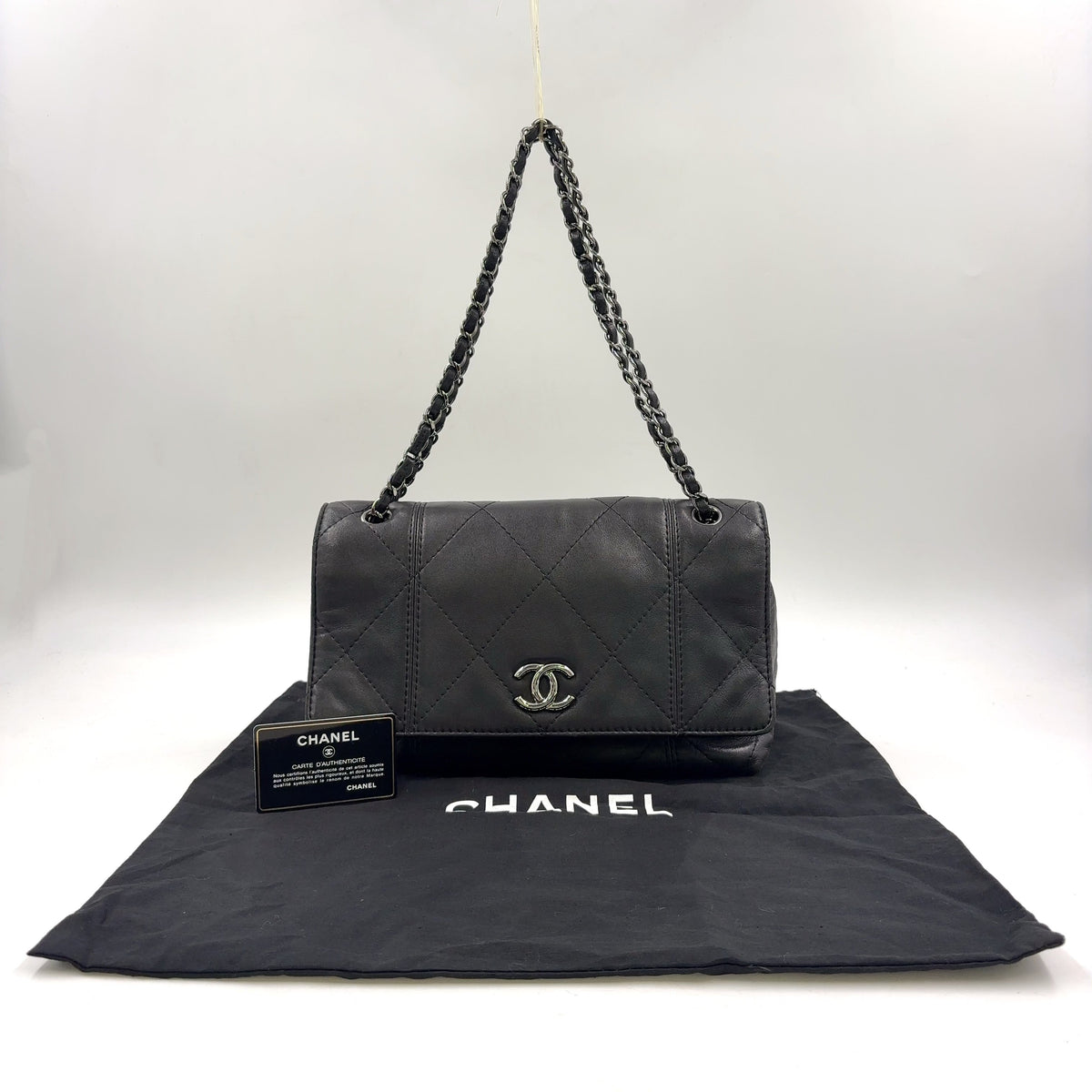 Pre-Owned diamond stitch 14-series serial number chain shoulder bag black lambskin Silver CHANEL