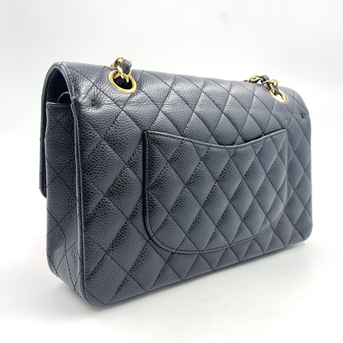 Pre-Owned Matelassé 25 Double-flap chain shoulder bag Serial number starting with 11 W chain shoulder bag black Grained Calfskin Gold A01112 CHANEL