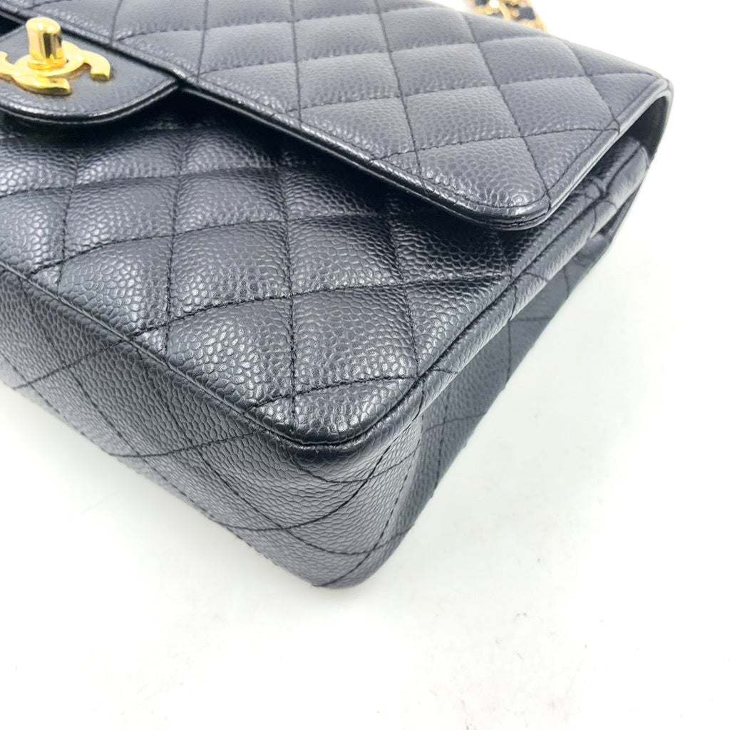 Pre-Owned Matelassé 25 Double-flap chain shoulder bag Serial number starting with 11 W chain shoulder bag black Grained Calfskin Gold A01112 CHANEL