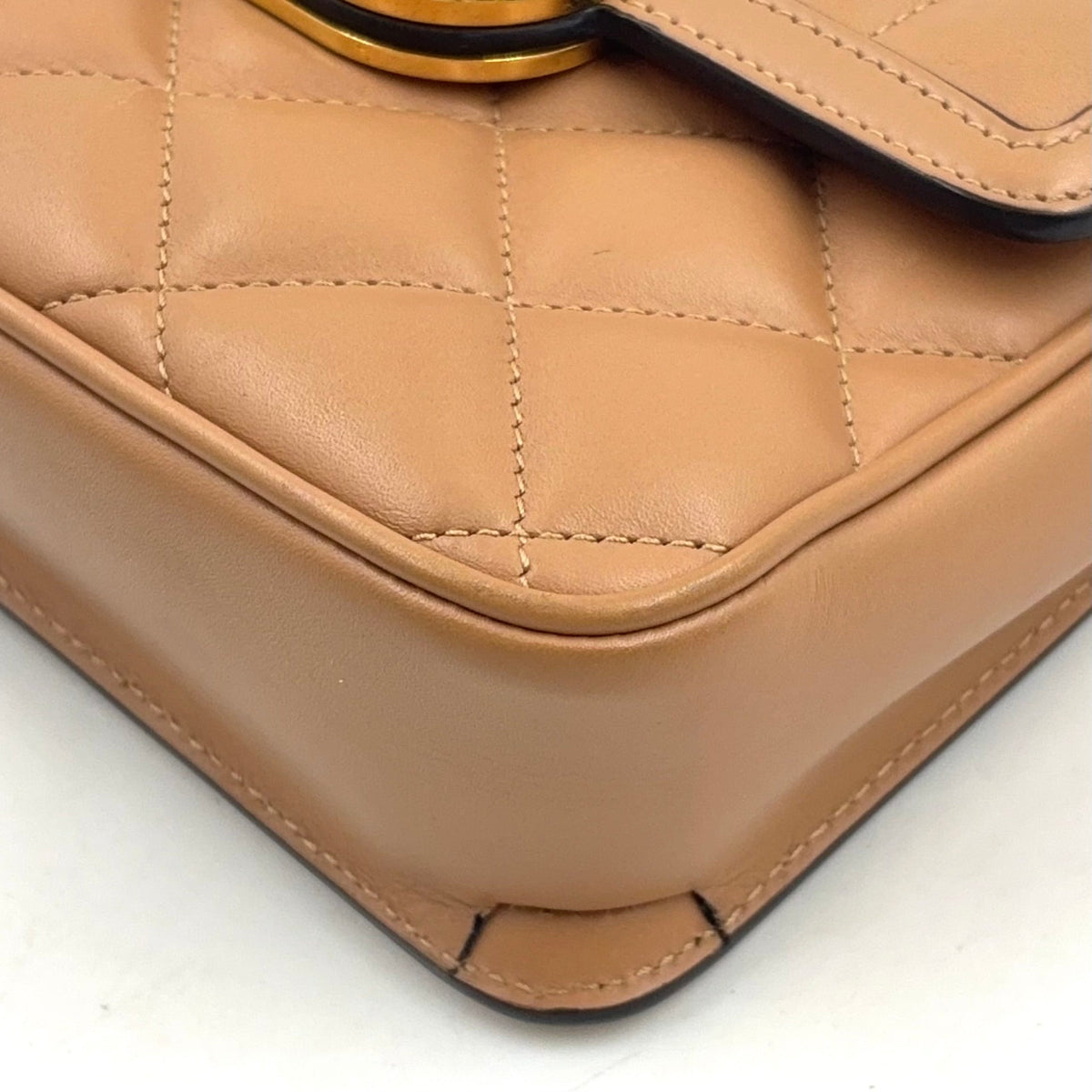 Pre-Owned Deco mini quilting chain Shoulder bag beige Leather Gold 741457 GUCCI