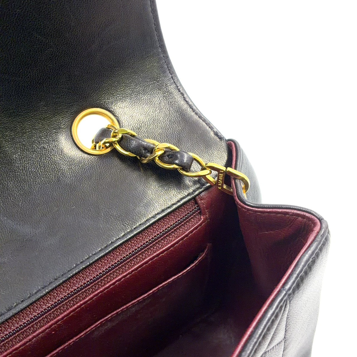 Pre-Owned matelasse Diana Flap Serial number starting with 2 Shoulder bag black lambskin Gold A01165  CHANEL