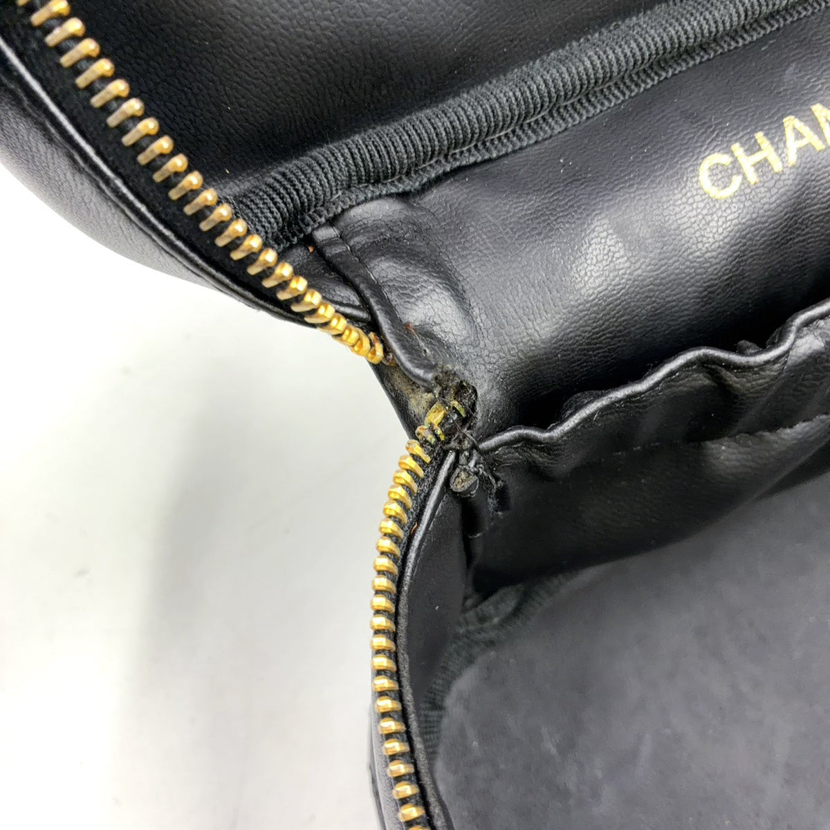 Pre-Owned Bicolore vanity bag Unknown serial number Handbag black Leather Gold A01618 CHANEL