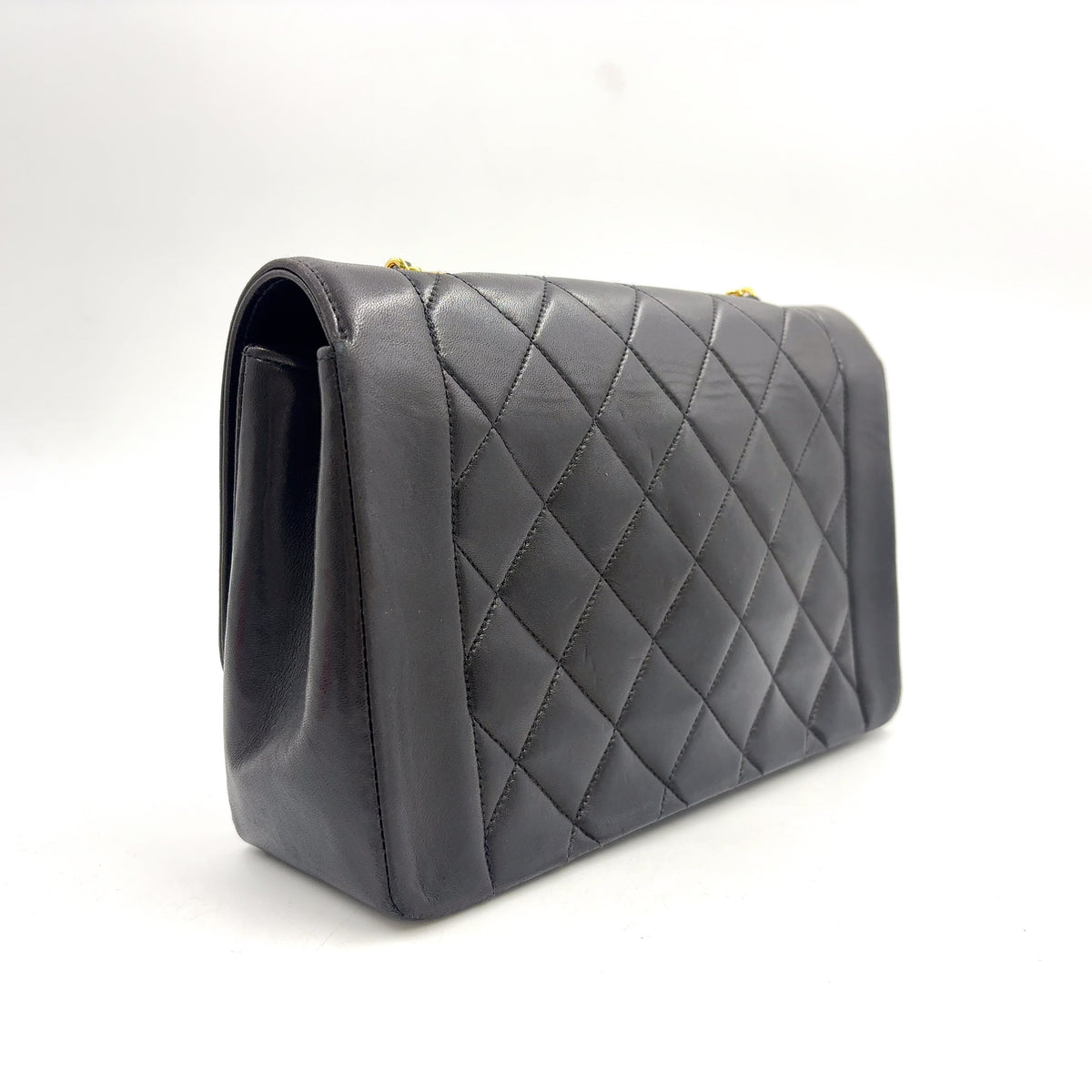 Pre-Owned matelasse Diana Flap Serial number starting with 2 Shoulder bag black lambskin Gold A01165  CHANEL
