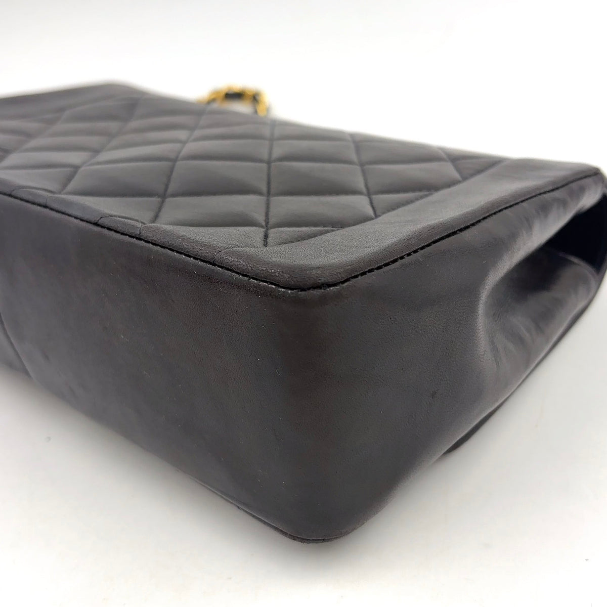 Pre-Owned matelasse Diana Flap Serial number starting with 2 Shoulder bag black lambskin Gold A01165  CHANEL