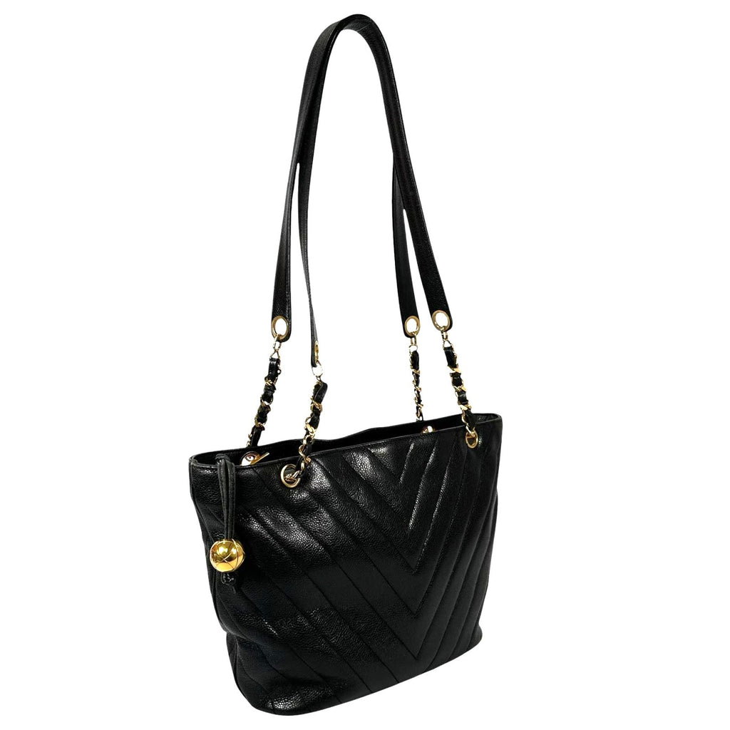 Pre-Owned V-stitch chain Shoulder bag black Grained Calfskin Gold CHANEL