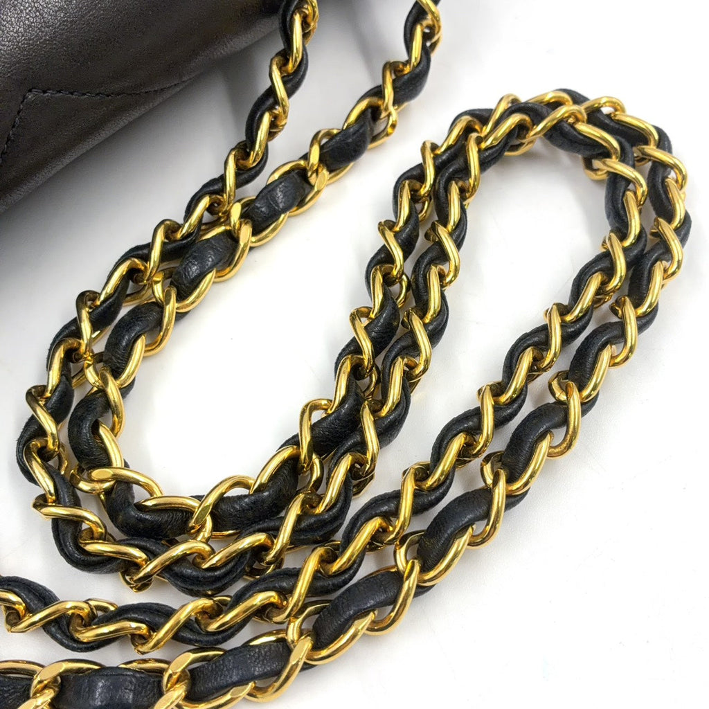 Pre-Owned mademoiselle Chevron Serial number starting with 2 chain shoulder bag black lambskin Gold CHANEL
