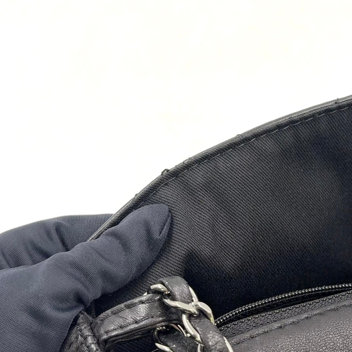 Pre-Owned diamond stitch 14-series serial number chain shoulder bag black lambskin Silver CHANEL