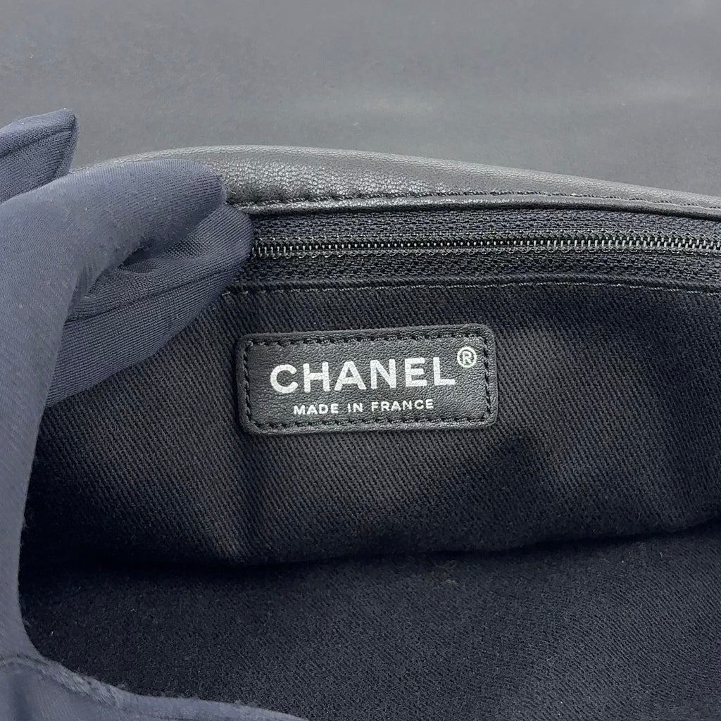 Pre-Owned diamond stitch 14-series serial number chain shoulder bag black lambskin Silver CHANEL