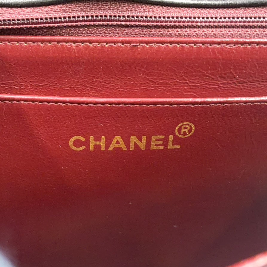Pre-Owned mademoiselle Chevron Serial number starting with 2 chain shoulder bag black lambskin Gold CHANEL