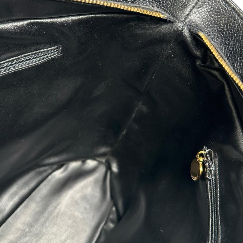 Pre-Owned V-stitch chain Shoulder bag black Grained Calfskin Gold CHANEL